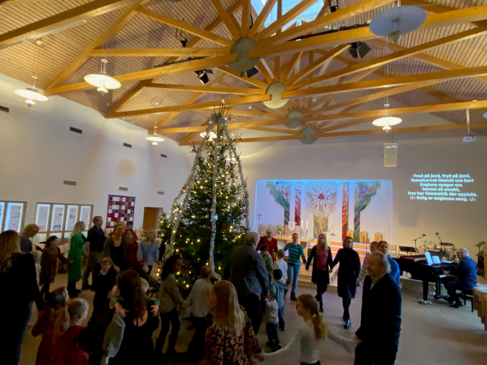 Bilde fra juletrefestgudstjeneste i begynnelsen av januar